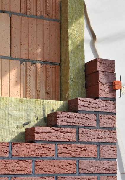 Дом из белого кирпича (35 фото): одноэтажный кирпичный коттедж с коричневыми углами, проект конструкции из клинкерного материала