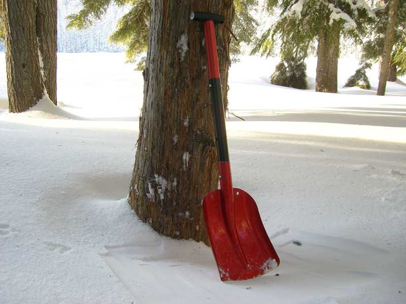Как сделать снегоуборочную лопату своими руками: самодельная деревянная, фанерная для уборки снега, размеры