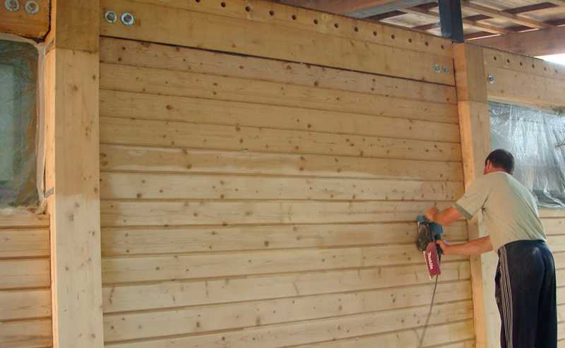 Шлифовка бруса: что это такое и чем шлифовать деревянные стены Как правильно обработать клееный и профилированный брус Когда возникает необходимость в обработке древесины при помощи шлифовальной машинки
