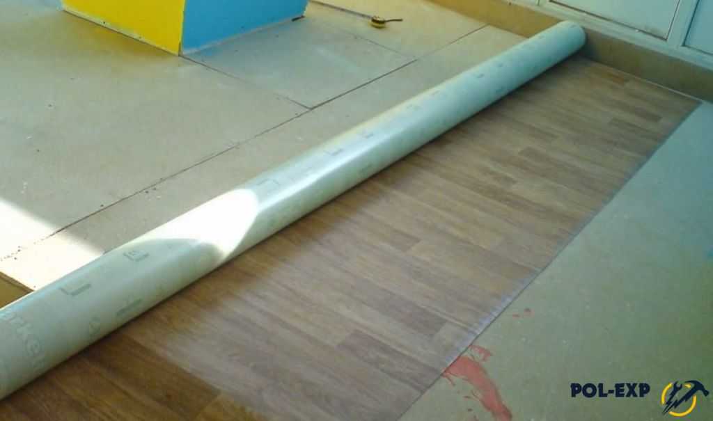 Процесс укладки фанеры под линолеум на деревянный пол