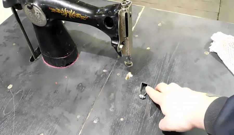 Как сделать лобзик из швейной машинки своими руками?