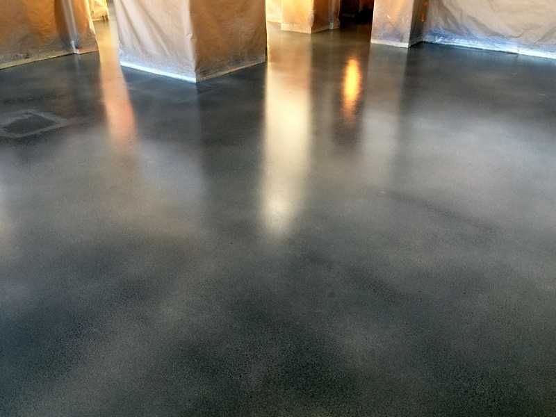 Как зажелезнить бетонный пол