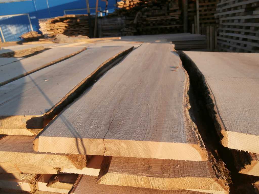 Доски из бука (19 фото): обрезная и необрезная, сухая и влажная, строганные качественные доски из дерева, 10-50 мм и других размеров