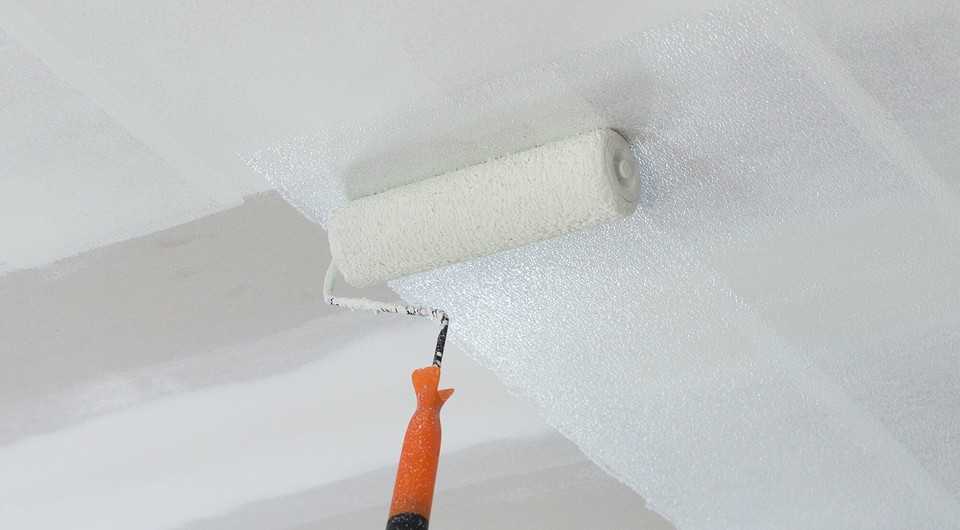 Каким валиком красить потолок, если используется водоэмульсионная краска Как правильно его выбрать. Правила и рекомендации покраски водоэмульсионной краской.
