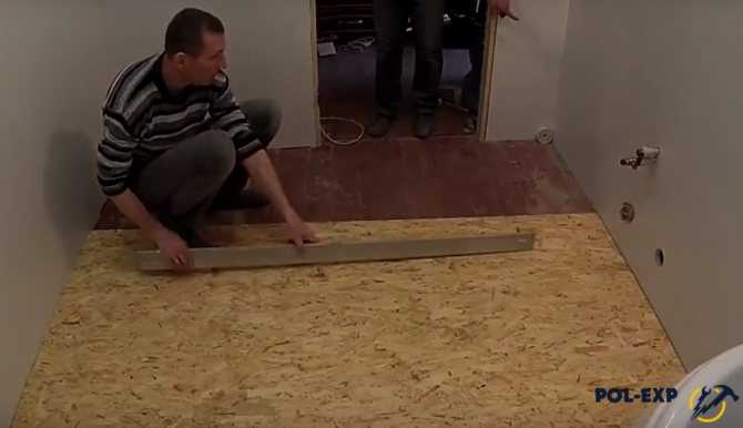 Как выровнять деревянный пол под ламинат своими руками: 3 лучших способа
