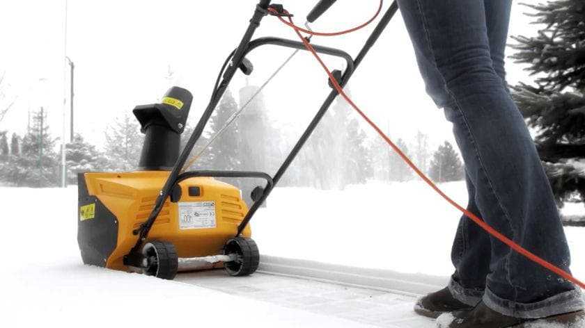 Лопата для уборки снега на колесах электромаш