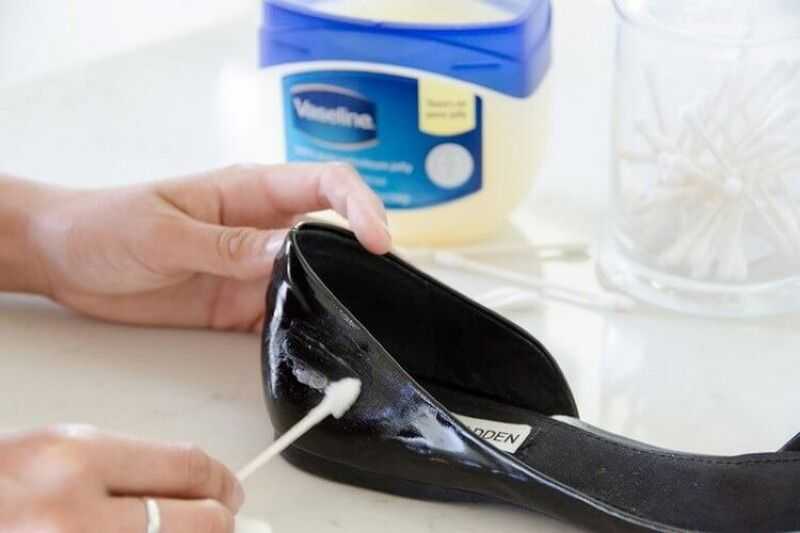 Как очистить обувь от смолы