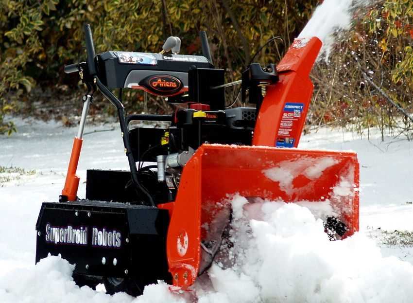 Ручной снегоуборщик: характеристики механических снегоуборочных машин на колесах, особенности снегоочистителей со шнеком. как выбрать технику для уборки снега?