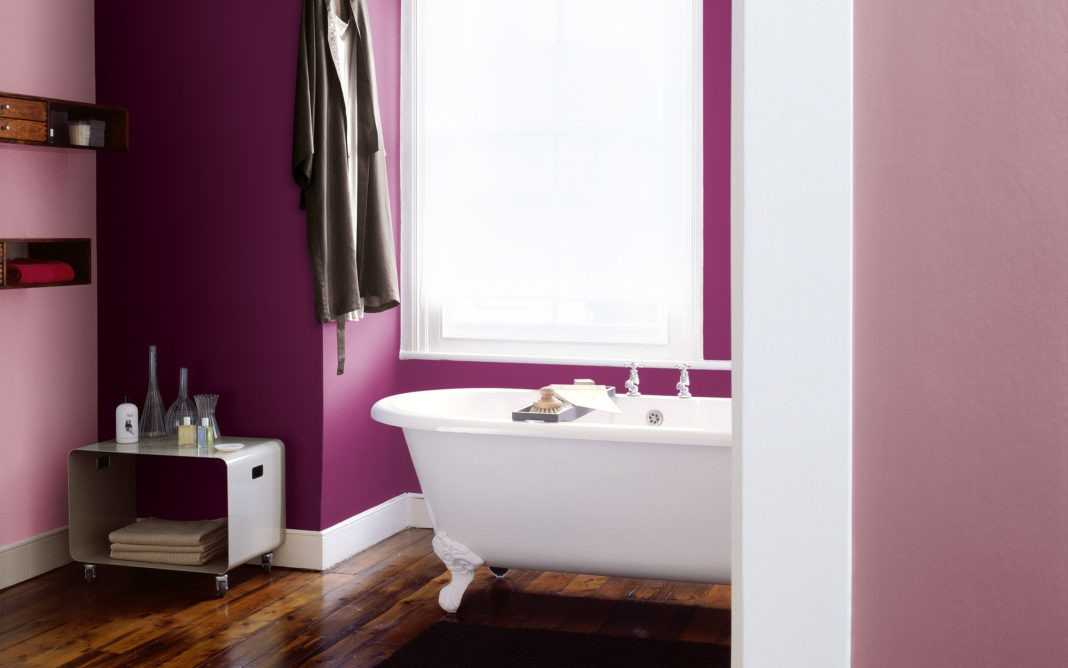 Краска для стен ванной комнаты: чем покрасить стены в ванной?