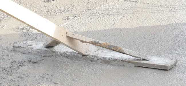 Гладилка для бетона: телескопические и из дерева, другие виды. Как сделать своими руками из канализационной трубы? Правила работы со шваброй-гладилкой.