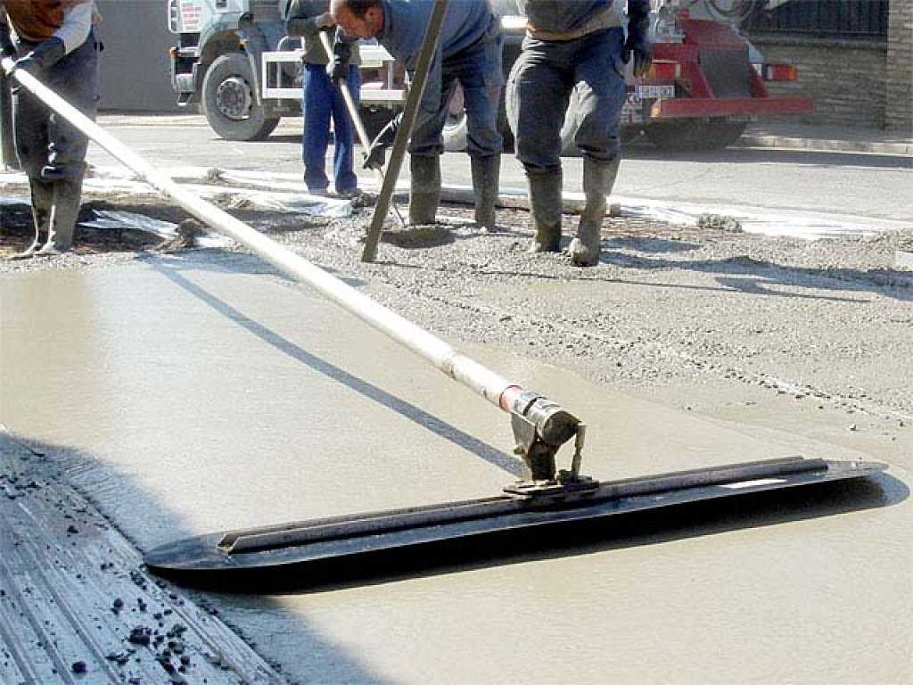 Правило и гладилка для бетона