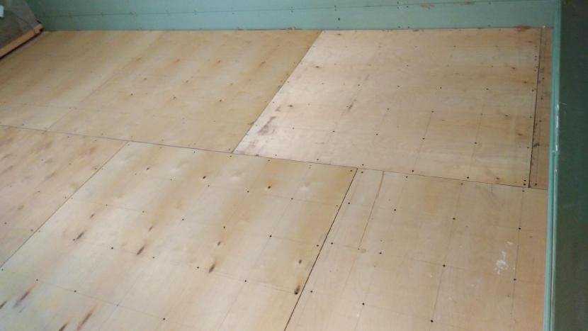 Укладка фанеры на деревянный пол – какую выбрать и как класть