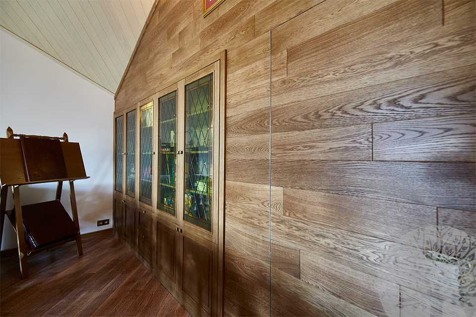 Декоративные доски (39 фото): необрезная на стене в интерьере и обрезная отделочная доска из дерева для внутренней отделки