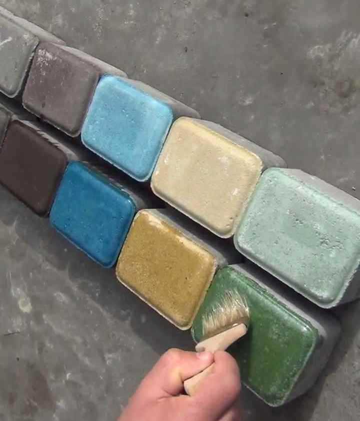 Как покрасить тротуарную плитку своими руками