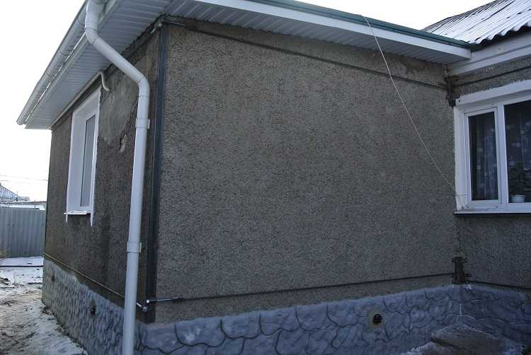 Причины образования вертикальных и горизонтальных трещин в наружных стенах кирпичного частного дома