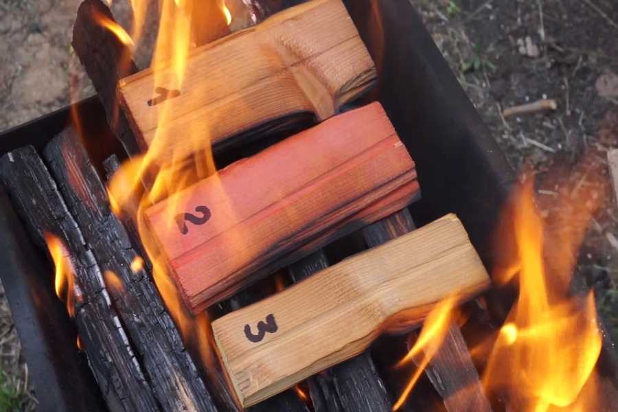 Обработка деревянных конструкций огнезащитным составом