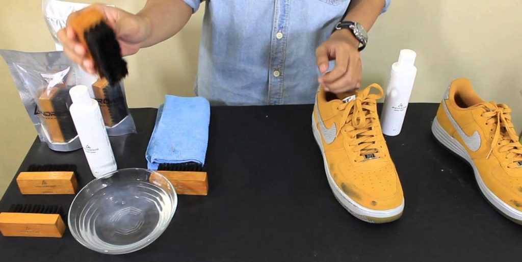 Чем отмыть с обуви краску для обуви: правила и лучшие способы очистки