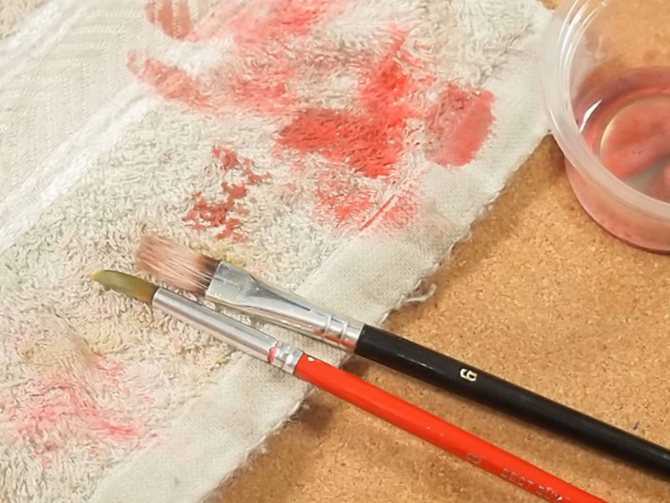 Чем отчистить акриловую краску с рук, пластика или дерева - лучшие способы
