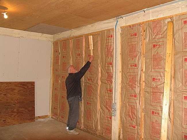 В чем заключаются особенности утепления стен пеноплексом Как утеплить дом снаружи и изнутри своими руками Что нужно учитывать при утеплении стен в доме