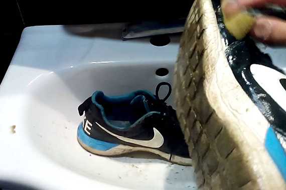 Чем отмыть битум с одежды и обуви в домашних условиях: 12 лучших средств