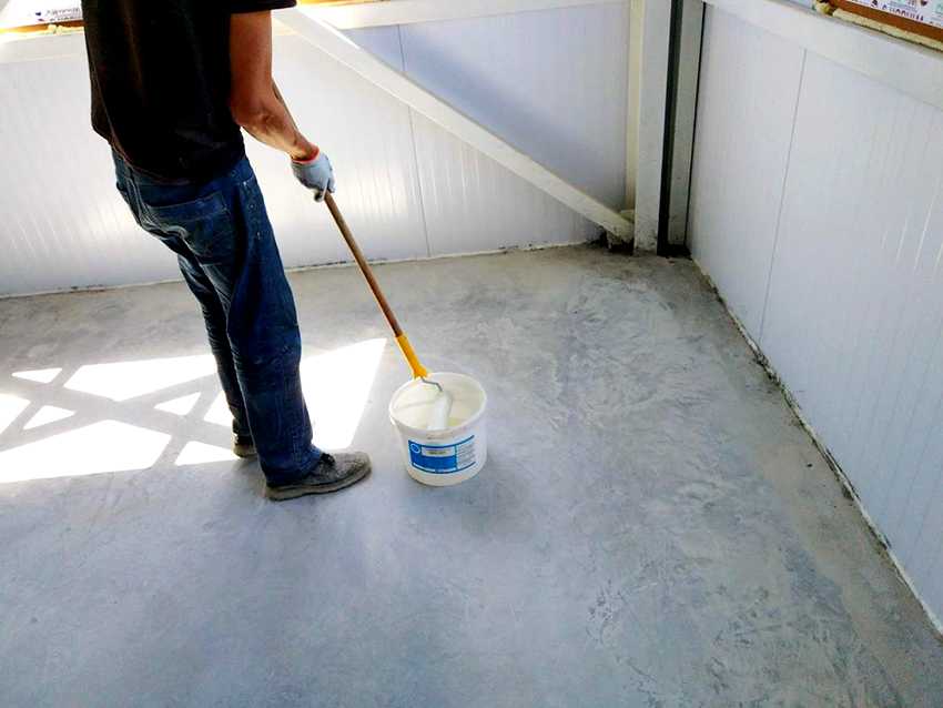 Эпоксидная краска (28 фото): двухкомпонентные составы на основе эпоксидной смолы для бетона и металла, краска для плитки в ванной