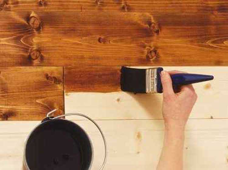 Чем покрасить деревянный пол в доме: выбор материала и порядок работ