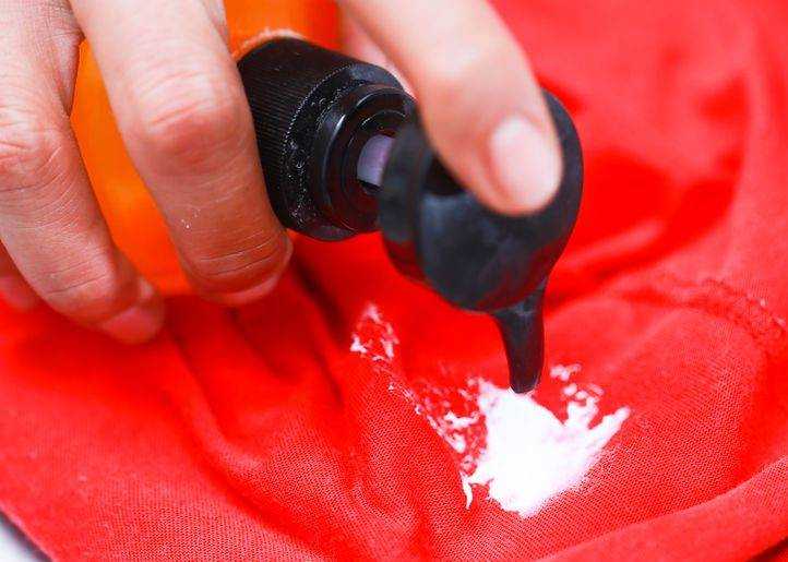 Как отстирать акриловую краску с одежды в домашних условиях