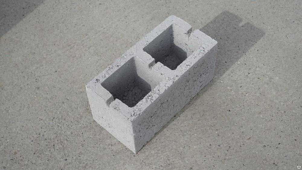 Полнотелые керамзитобетонные блоки: стеновые 390х190х188 мм, 400х200х200 и другие перегородочные блоки, их вес